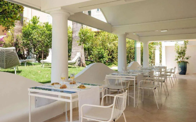Pazziella Garden & Suites