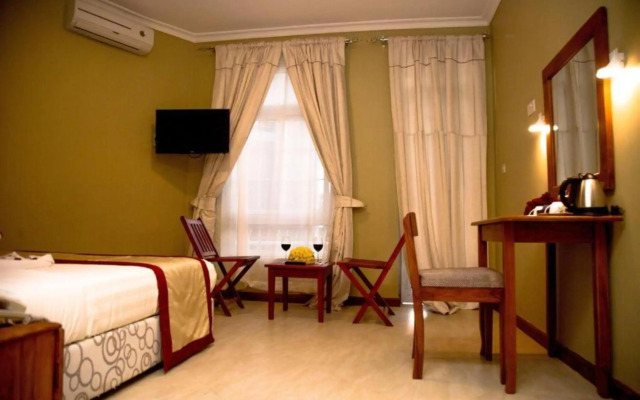 Masailand Safari & Lodge