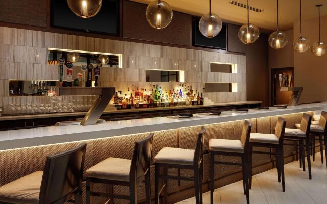 Embassy Suites by Hilton Crystal City National Airport