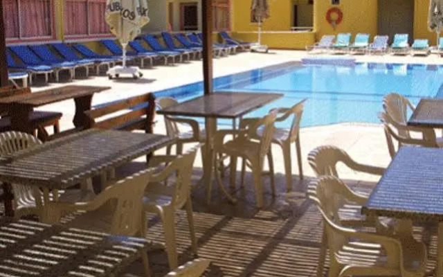 Nick's Hotel Apartments