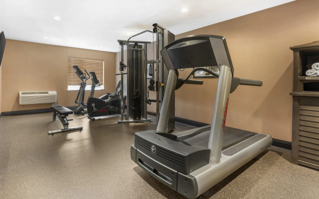 Best Western Plus Country Meadows Inn