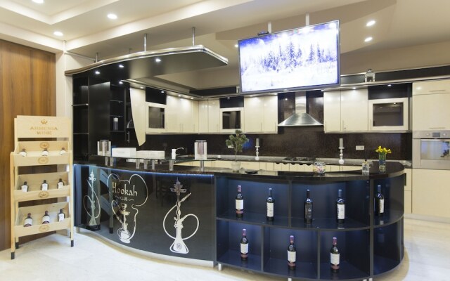 Republic Square Boutique Hotel