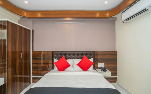 OYO 10525 Varcity Abra Madiwala