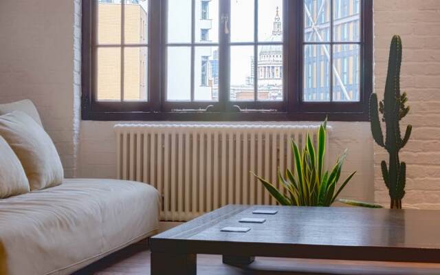 1 Bedroom Flat with Balcony Sleeps 4 in Southwark