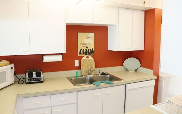 Jamaica Royale T63 - 2 Br Condo