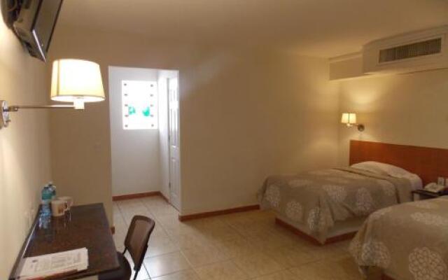 Cypres Hotel & Suites