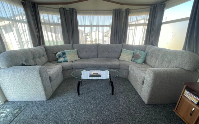 27 Tower View Pevensey Bay Holiday Park Beach