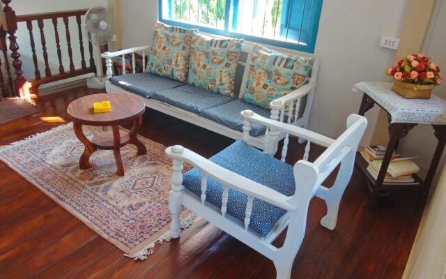 Stay With Me Guesthouse
