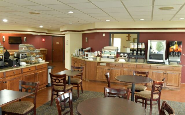 Baymont Inn & Suites by Wyndham Lincoln NE