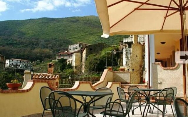 Antica Dimora Del Sole Country House B&B