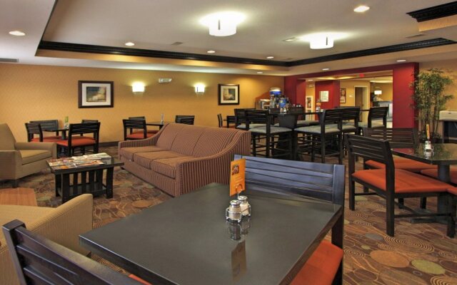 Holiday Inn Express Hotel & Suites Defiance by IHG