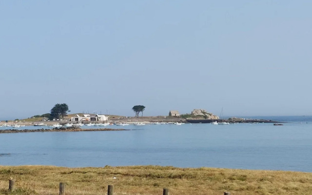 Beachfront Apartment in Plouguerneau
