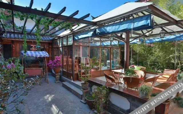 Shuhe Courtyard Inn