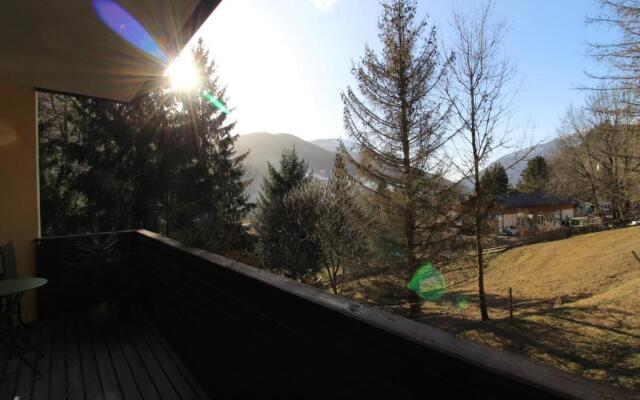 Iris Top 3 Design Apartment