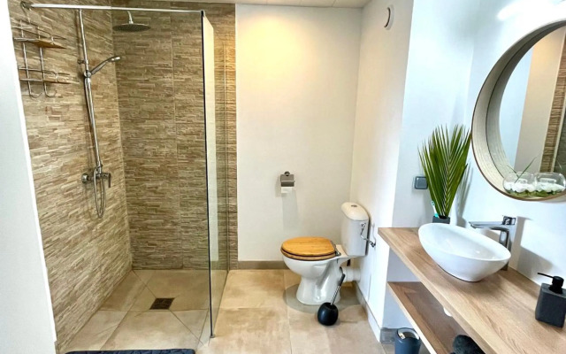 NOUVEAU studio chaleureux avec jacuzzi privé & piscine