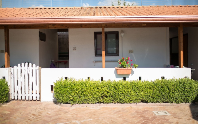 Bungalow With Pool Near The Beach 7