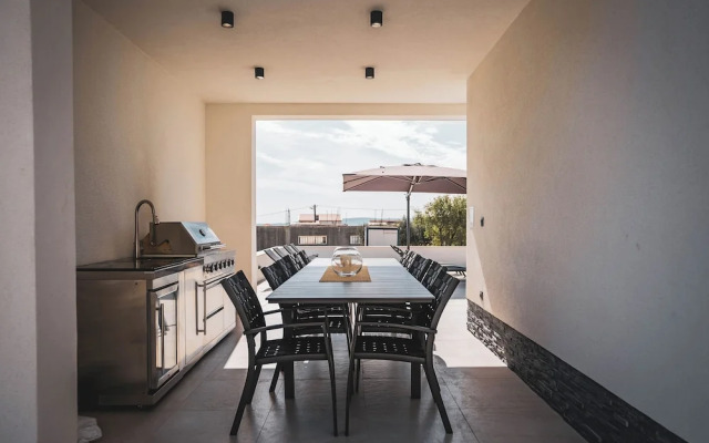 Villa Just be Happy by Trawelltopia