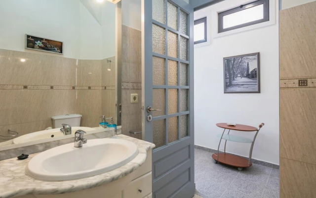 Apartamento A Francos Artist Painting 2