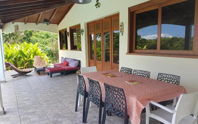 Villa Mascotte proche Bas du Fort avec piscine