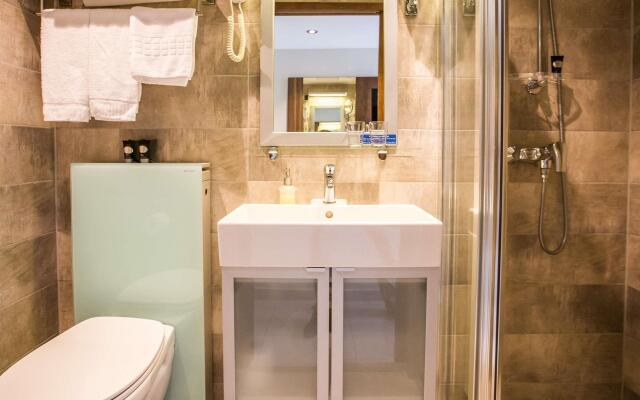 SuperStay Hotel