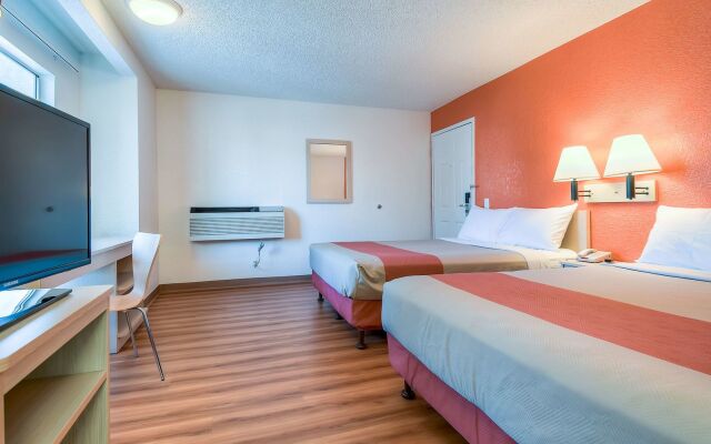 Motel 6 Rowland Heights, CA - Los Angeles - Pomona