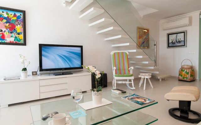 Beachfront Apart Las Burras Mra 02