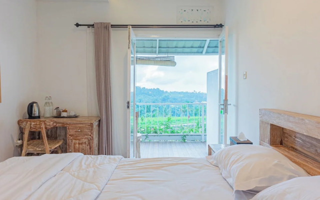 Santya Loka Lodge & Twin Waterfall