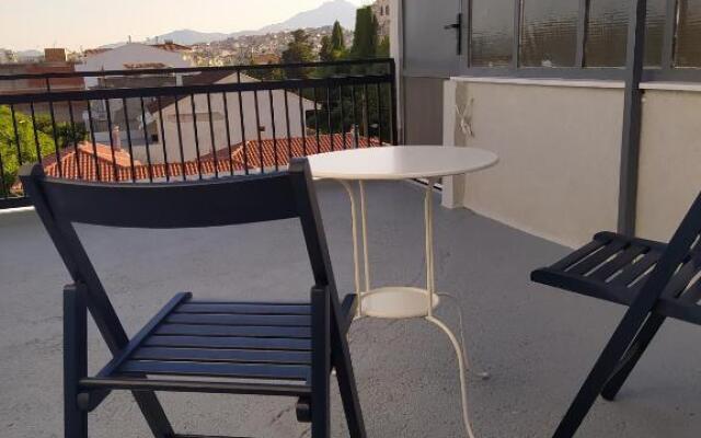 Golden View Suite
