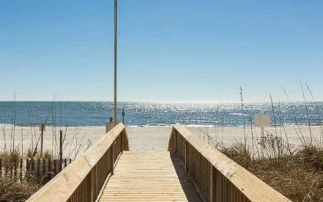 Crystal Tower 1605 by RedAwning