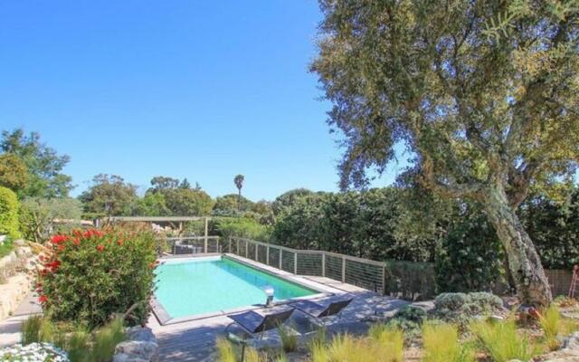 Serene Holiday Home in Grimaud With Private Pool