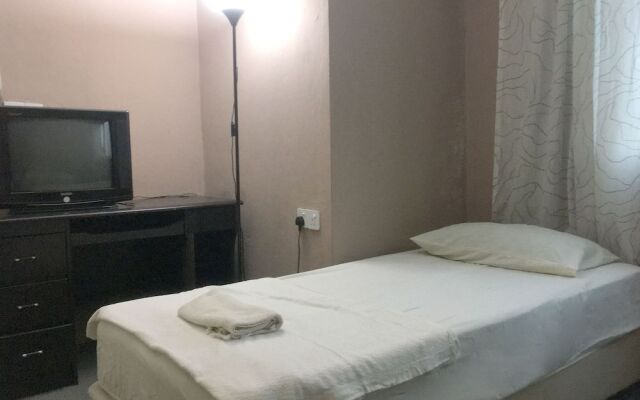 OYO 89589 Naiim Hotel