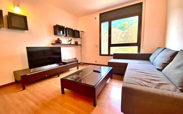 Tucamp 2,8 Al lado del Telecabina