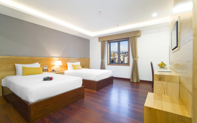 Sunny Ocean Hotel & Spa