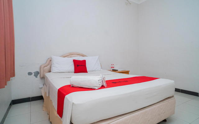 RedDoorz near Rumah Sakit Baptis Kediri