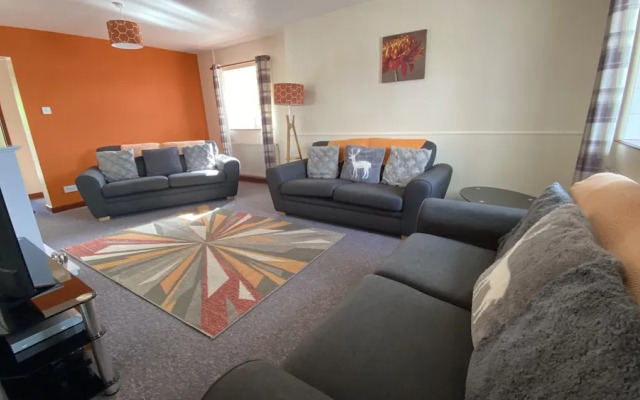 Brecon Beacons Luxury 7-bed House With Hottub