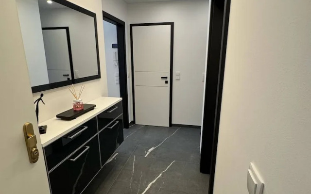 Stylish Apt Near Belvedere 15 Min to Center