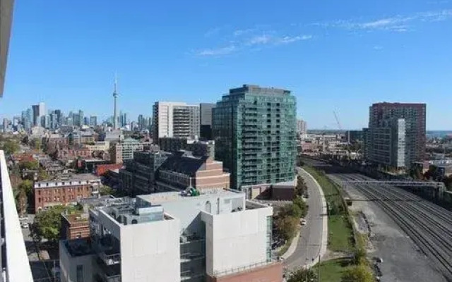 EG Suites - Modern Queen West Condo