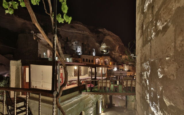 Melek Cave Hotel