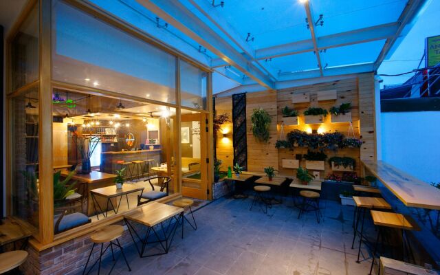 Mille Fleurs Hotel