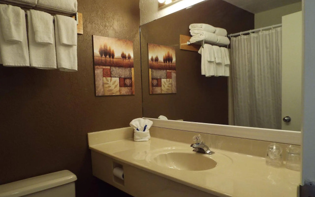 The Shores Inn & Hotel