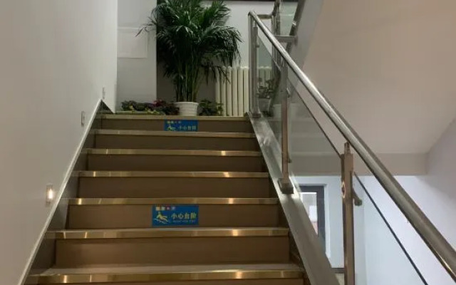 Liru Tujia Hostel