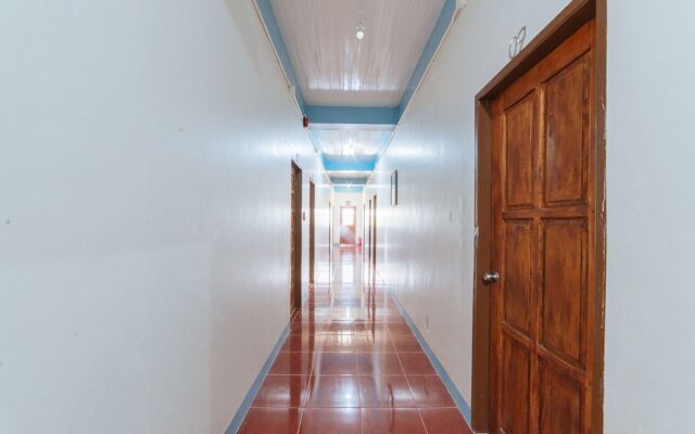 RedDoorz Near Lucap Wharf Alaminos