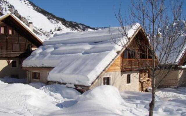 L'Enneigé 2 - VALLEE DE LA CLAREE-NEVACHE Ville Haute