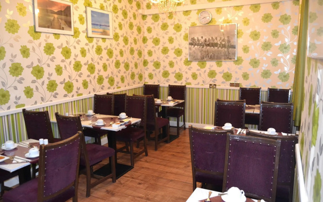 Hyde Park Court Hotel