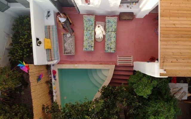 3 Bed House 10 Mins Walk To The Beach In Naousa