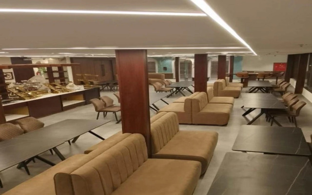 Golden Balcony Hotel