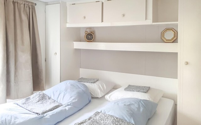 Nice Home in Renesse With Wifi and 2 Bedrooms