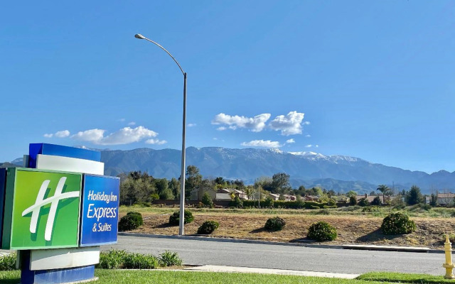 Holiday Inn Express & Suites Beaumont - Oak Valley by IHG