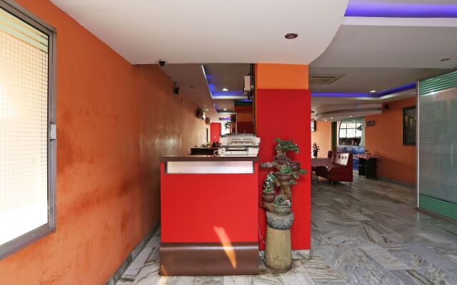 OYO 11715 MCC Guest House