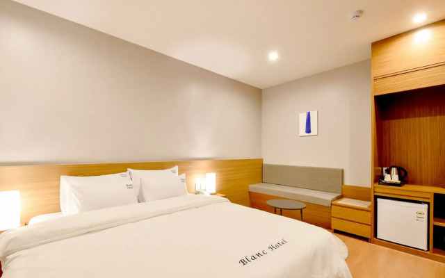BLANC Business Hotel